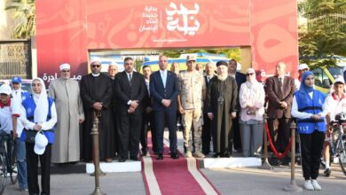 محافظ الفيوم يعطي إشارة بدء فعاليات مبادرة "بداية" بالمحافظة.. ويتفقد اصطفاف سيارات الجهات المشاركة